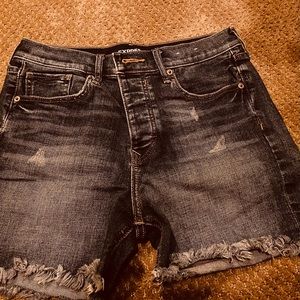 Vintage high rise jean shorts, barley worn.